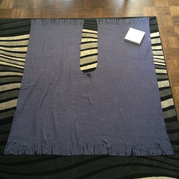 *NWOT* Purple Cozy Polar Fleece Poncho Blanket - Picture 8 of 9